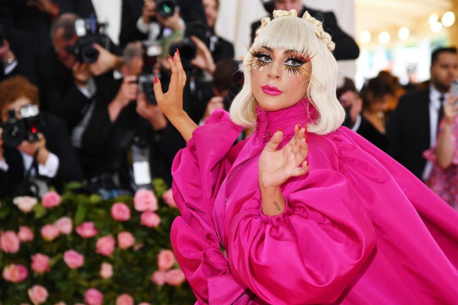 Met Gala 2019: Lady Gaga Had Three Full Outfit Changes On The Red Carpet |  Glamour